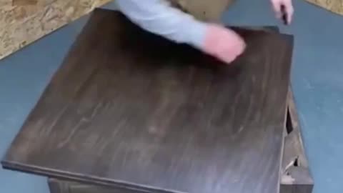 Folding table