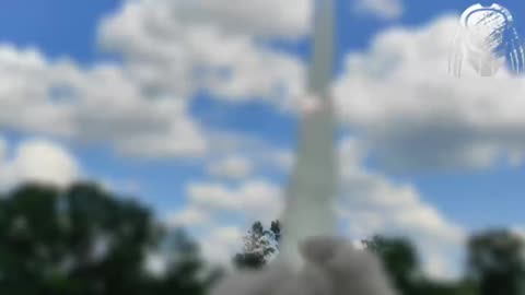 Ukrainian MRLS Group Fires Dozens of Grad Rockets into Russian Lines