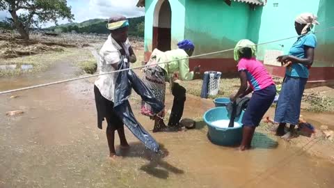 Miles de afectados esperan asistencia tras ciclón Idai que deja unos 700 muertos en África