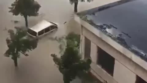 Typhoon "In-fa" has hit Shanghai.