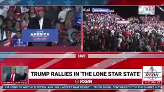 Trump Rally Attendees Spontaneously Broke Out Singing the Nat Anthem