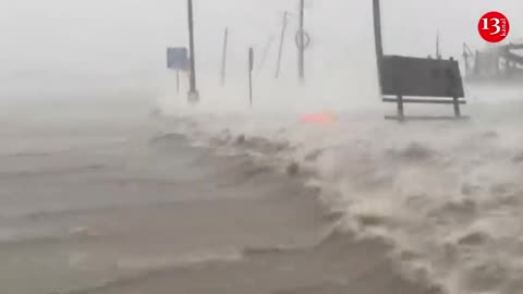 Torrential rain, storm - Hurricane Beryl approached the coasts of Texas