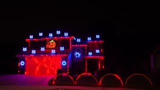 Halloween Light Show ( METALLICA : ENTER SANDMAN )