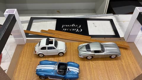 DIY Making a Vintage Car Showroom - 1_18 Scale Diorama
