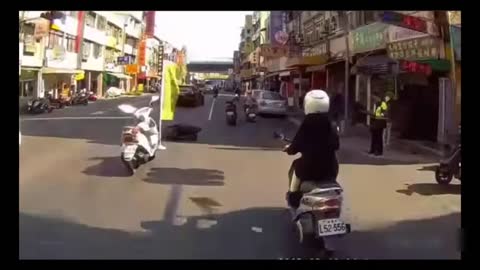 Pro Girls riding Scooty compilation. Funny accident ROFL 🤣🤣 Must watch!!