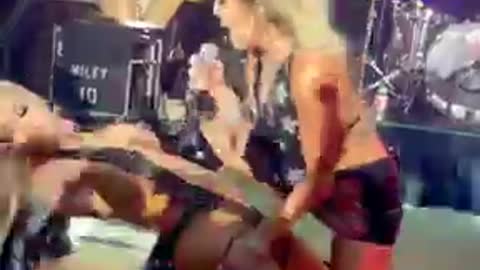 Miley Cyrus Making Out With A Sexy Model Live On Stage at Vegas