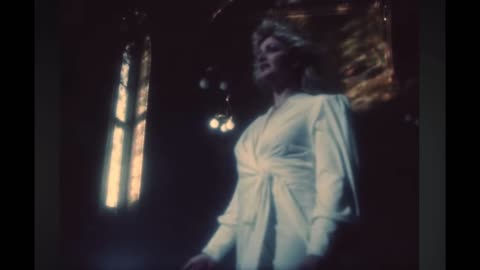 Bonnie Tyler - Total Eclipse Of The Heart (Official Music Video)