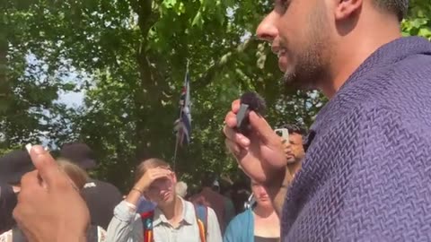 Muslim abuses Christian woman for standing with Israel and police confronted ove