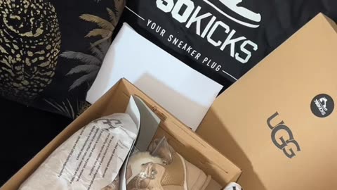 750Kicks Unboxing: UGG Lowmel Sand Brown Beige with @Client - Sneakers Review - Laces Fits YT Trends
