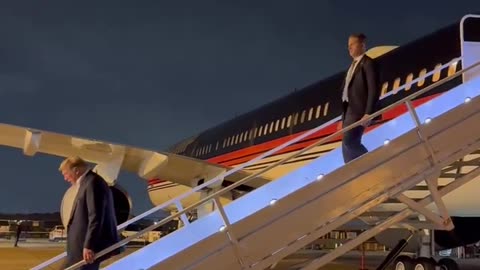 President Trump arrives in Houston, TX 🇺🇸
