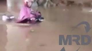 The world's amazement, the motorcycle can go underwater in Vietnam