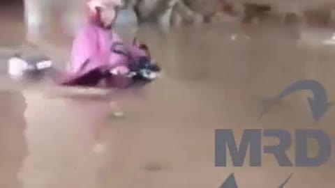 The world's amazement, the motorcycle can go underwater in Vietnam