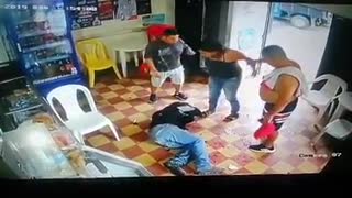 En video quedó registrada brutal agresión de una mujer contra un hombre en Piedecuesta