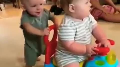 Lakdi ki Kathi 🥰🥰 cute baby video 😘 cute baby funny video #shorts#cute#baby#trending#viral#funny