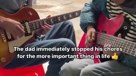Lovely dad make a guitar melody duet with his son, and suprisingly.....
