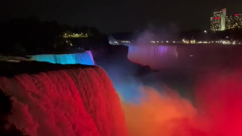 Niagara Falls changing colors