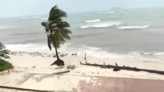 El huracán Iota alcanza la categoría 4 y ya está sobre San Andrés 2