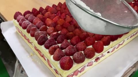 Full of strawberries! Strawberry castella cake making _ 草莓蛋糕製作 - Taiwanese Food