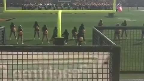 Kennesaw State cheerleaders protest national anthem