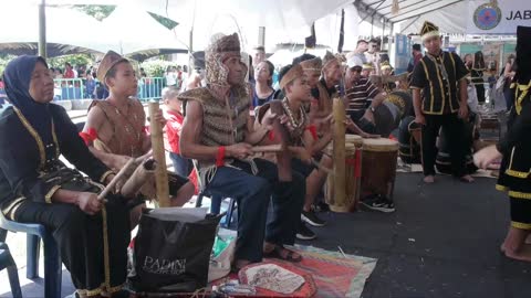 Sayau Mangalai : Dusun Lobu of North Borneo.