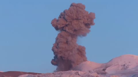 El 24 de marzo de 2024, el volcán Ebeko en las islas Kuriles entró en erupción