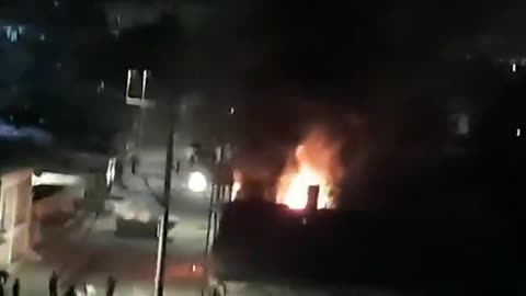 Synagogue burning in the city of Lod.