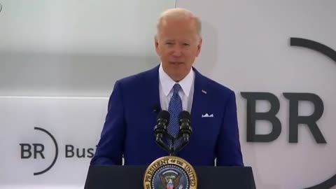 Biden's Brain BREAKS - Refers to Midwest as "Middle-East"