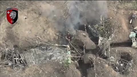 Ukrainian tank fires at a Russian trench before infantry clears it out