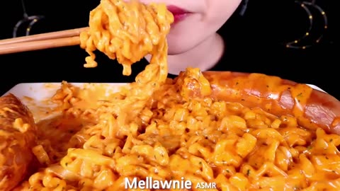 ASMR CHEESY CARBO FIRE NOODLES, SAUSAGES 꾸덕한 치즈 까르보 불닭볶음면, 소시지 EATING SOUNDS MUKBANG 먹방