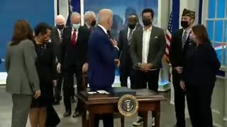 Biden MALFUNCTIONS Forgets His Own Mask Policy on Live TV