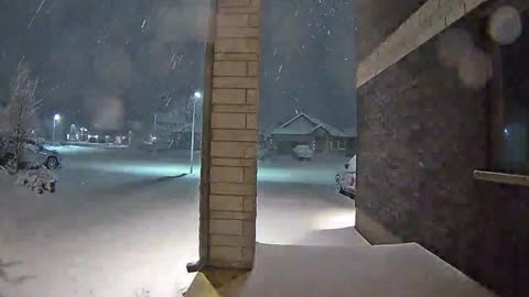 A rare phenomenon known as “Thundersnow”, Canadá.