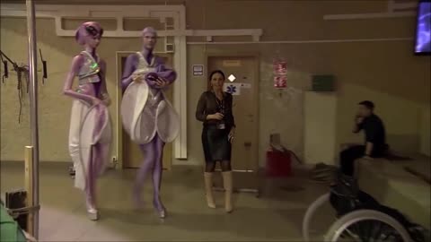 10 Feet Tall Alien Females in Kremlin Russia?!?!?!