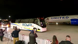 The Chiefs and 49ers arrive in Vegas for Super Bowl week