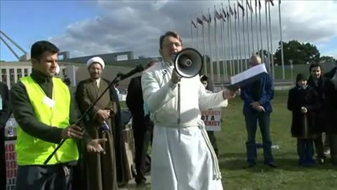 Father Dave addresses the 'Save the Sheikh' Canberra rally