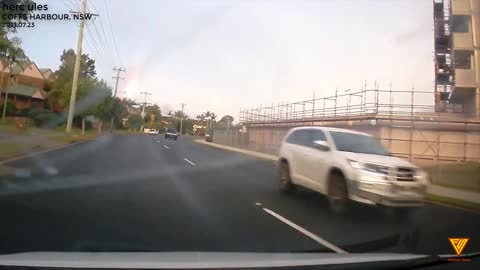 Driver fails to give way 2021.07.23 — COFFS HARBOUR, NSW