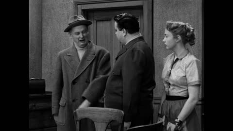 The Honeymooners: Please Leave the Premises - Episode 24 of 39