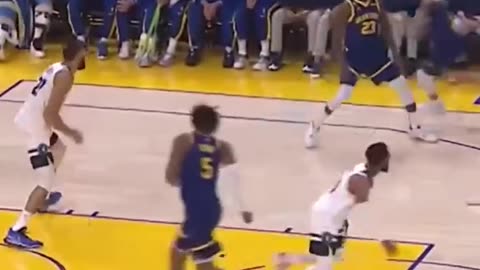 Stephen Curry & Draymond Green’s Chemistry is INSANE! 🤝🔥｜ #Shorts