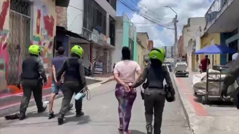 Una pareja de extranjeros empacaba droga delante de sus tres hijos en Bucaramanga
