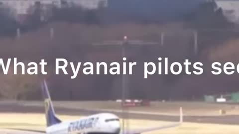 Ryanair Passenger vs Pilots meme #shorts