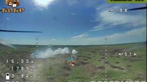 💥 Ukrainian Bradley Hit by FPV Drone near Zaporozhye | Real Combat Footage