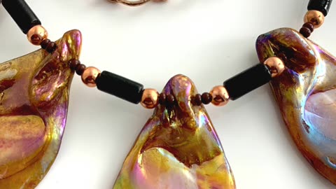 Learn to Create Beautiful Necklaces - Golden Amber Shell Necklace #howtomakejewelry