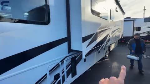 This Motorhome Costs Less Than an RV You Pull with a Truck! 2024 Jayco Alante 29S-Myles RVs