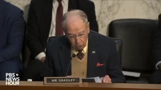 Mr Grassley grills Wray