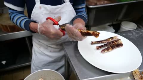 New York City Food - GIANT ALASKAN KING CRAB + LEMONGRASS BEEF STEAK Park Asia Seafood NYC-15
