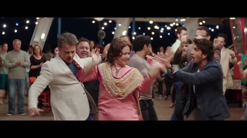 Gallan Goodiyaan - Dil Dhadakne Do-(HDvideo9)