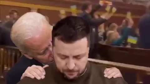 #JoeSclerosis Biden sniffs Zelensky