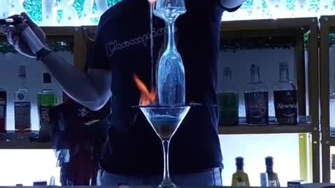 LAMBORGHINI LUCETE DETRAS DE LA BARRA EN MK BARTENDING 🇨🇱