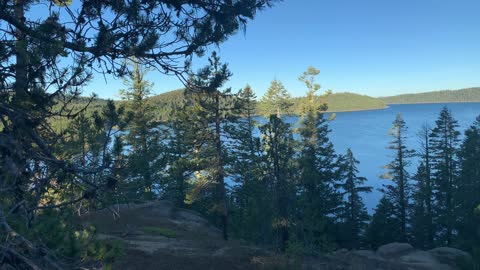 Central Oregon – Paulina Lake “Grand Loop” – First Scenic Overlook Very Early Into Hike – 4K