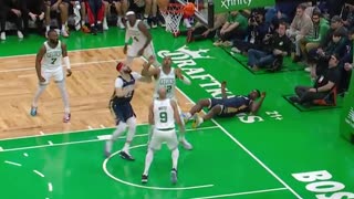 NBA - Zion goes HIGH off the glass and gets the roll! Pelicans-Celtics