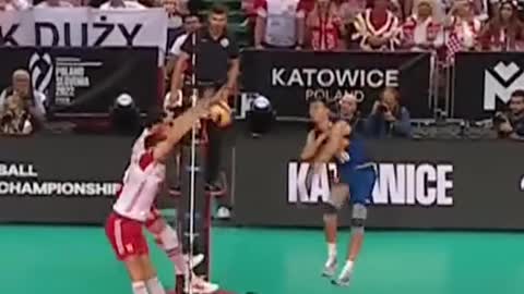 Listen to that crowd roar 🔊 #volleyballworld #volleyballblock #block #volleyball